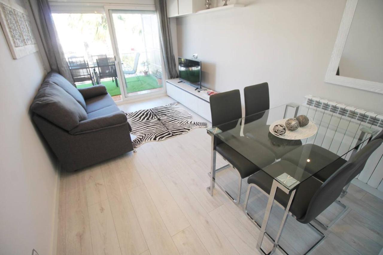 Family Deluxe Apartment Beach Castelldefels Εξωτερικό φωτογραφία