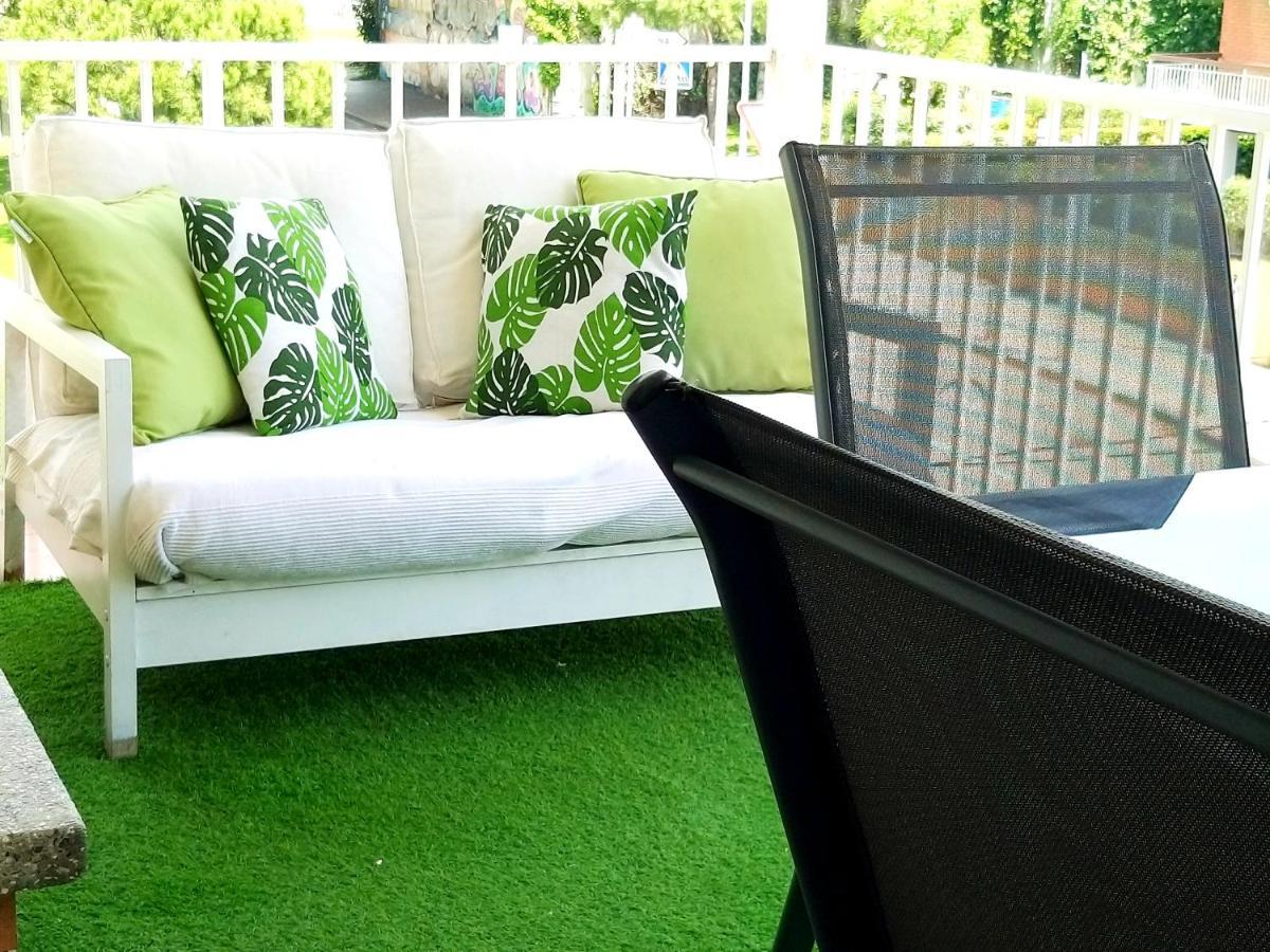 Family Deluxe Apartment Beach Castelldefels Εξωτερικό φωτογραφία